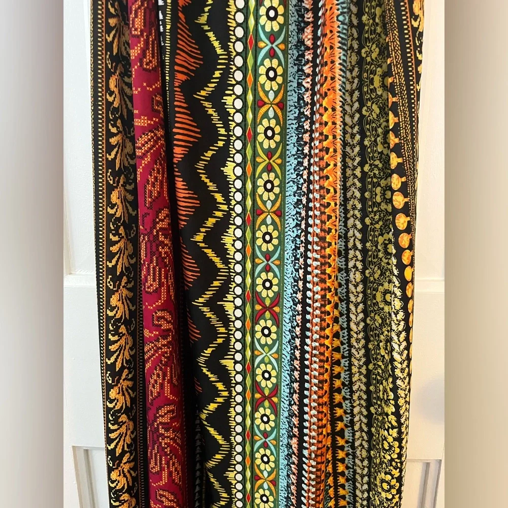 SEVEN ISLANDS Women’s Flowy, Vibrant color Maxi Dress w/ Tassel Belt. Size: (1X) - Picture 4 of 10